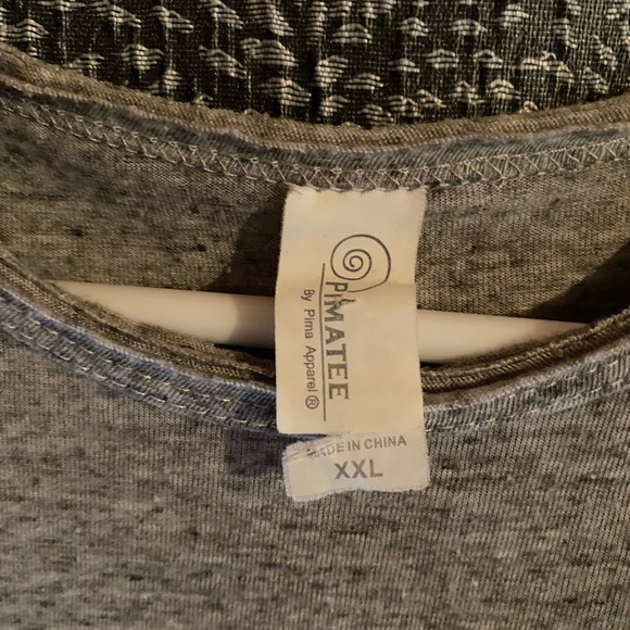 Gray Sleeveless Top with Penguin Design - Picture 3 of 4